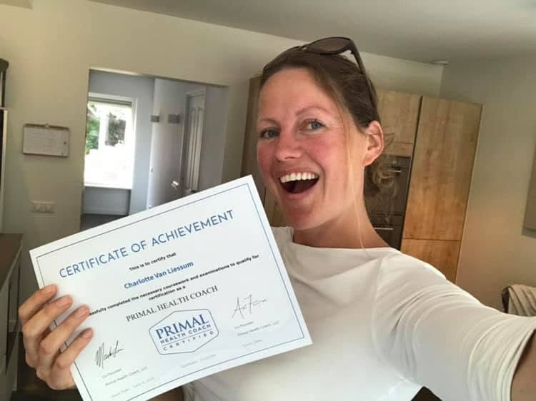 Charlotte met haar Primal Health certificaat